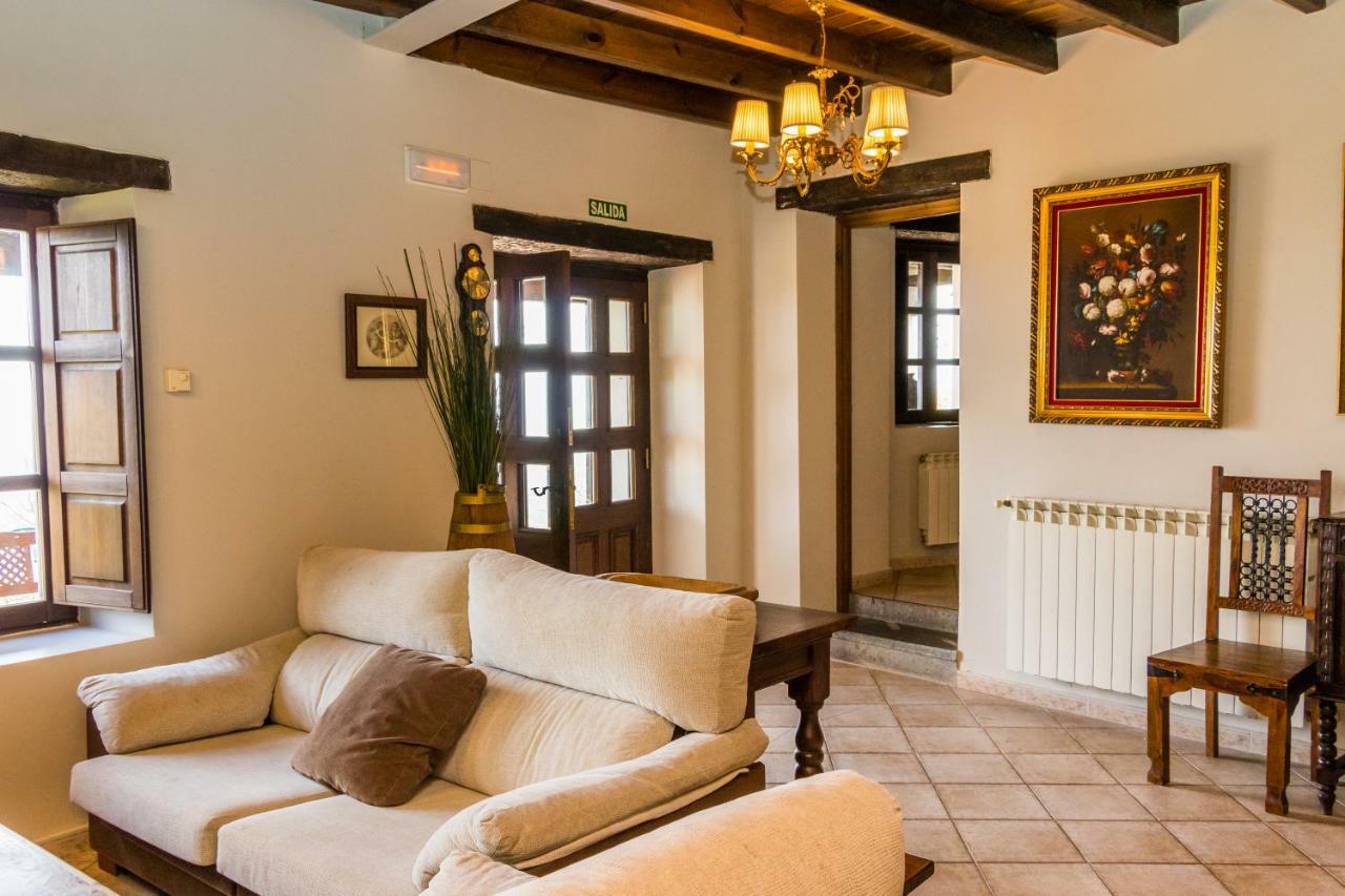 Casa De Aldea El Navaron *